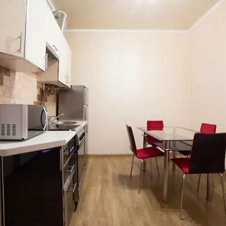 сучасні на площі ринок з 2 ізольованими спальнями для 6 гостей Lviv