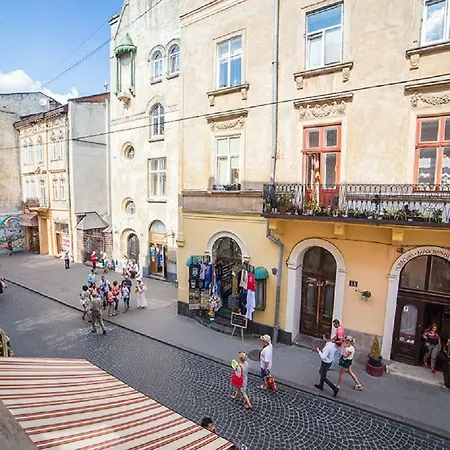 сучасні на площі ринок з 2 ізольованими спальнями для 6 гостей