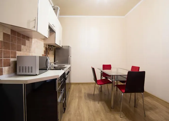 сучасні на площі ринок з 2 ізольованими спальнями для 6 гостей Lwów