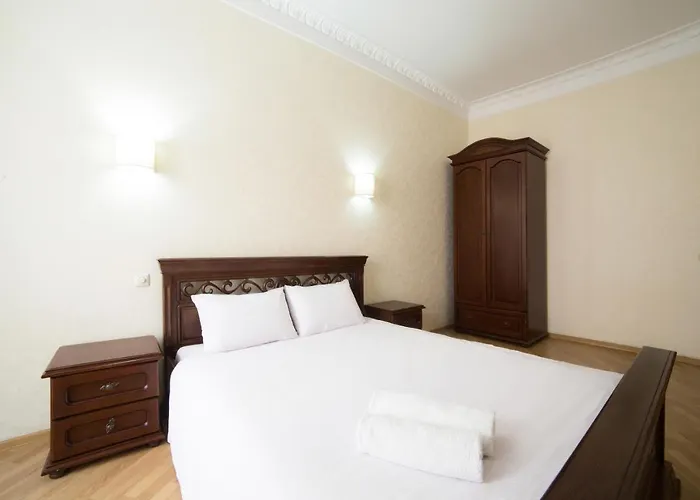 Apartament сучасні на площі ринок з 2 ізольованими спальнями для 6 гостей *