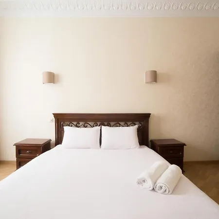 сучасні на площі ринок з 2 ізольованими спальнями для 6 гостей شقة إلفيف